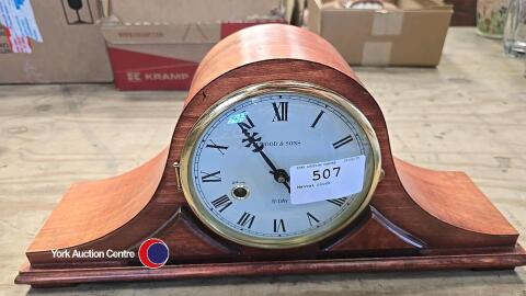 Mantel clock