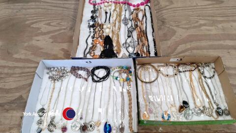 3 x trays of jewellery