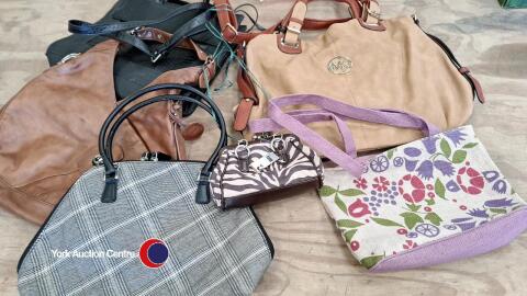 Selection of hand bags & shoulder bags.