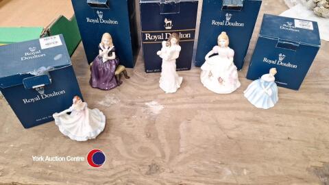 5 x Royal Doulton boxed figurines 'Julie' 'Christmas parcels' 'Amanda' 'Ninette' & Victoria (mini)