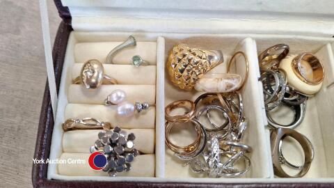 Pocket/bag sized jewellery box with contents of rings