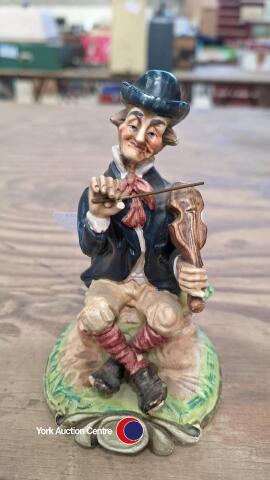 Capodimonte Fiddler