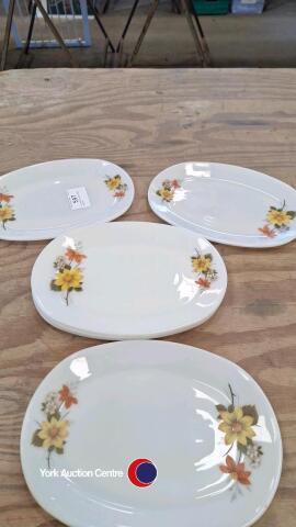 6 x Pyrex oval steak plates