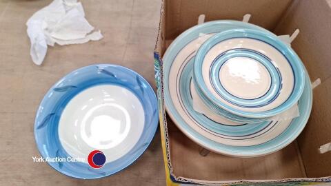 1 large and 4 matching bowls plus 1 other