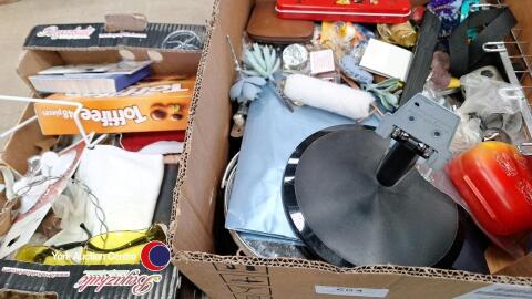 2 x assorted car boot items