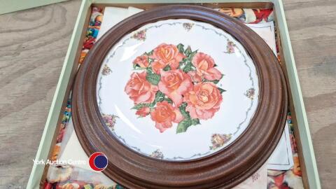 Royal Albert Elizabeth of Glamis plate
