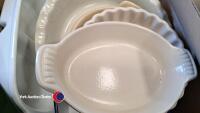 Box of kitchenware inc Le Creuset - 2