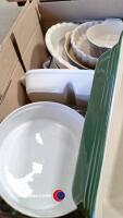 Box of kitchenware inc Le Creuset - 3