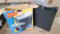Ryman LC12 paper shredder