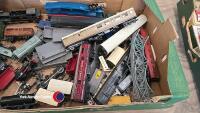 Triang Hornby coaches and buildings - 3