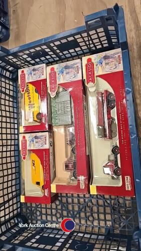 Box of trackside models - lorry's etc - all boxed