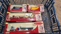 Box of trackside models , all boxed for model railways - 2