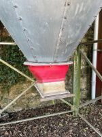 18t bulk feed bin, to be viewed and collected at Newburgh Priory Farm YO61 4AS, buyer to dismantle and safely remove, please contact Mark Faulkner for any clarification on viewing or removal - 2