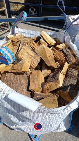 Oak logs in bulk bag