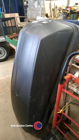 Roof box with key