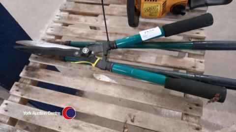Pairs of loopers and shears