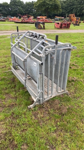 Ironworks sheep turnover crate, good condition