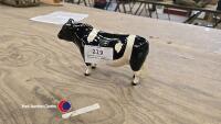 Beswick Coddington Fresian Bull figurine - 2