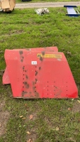 Pair of tractor rear mudguards
