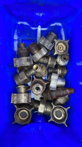 Box of Exactor and Dowty hydraulic fittings