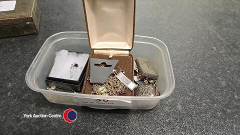 Box of jewellery