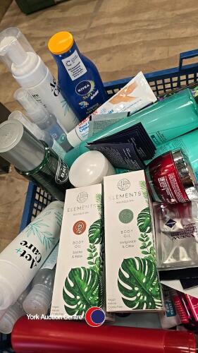 Box of assorted toiletries
