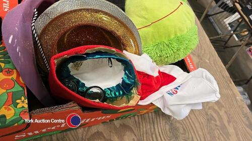 Quantity of fancy dress hats