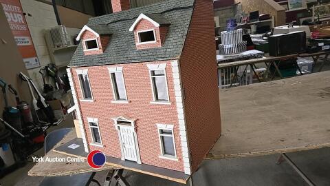 Dolls house, in need of restoration
