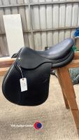 17.5' Devoucoux Socoa Calfskin jump saddle with green piping. Excellent condition. One owner. - 2