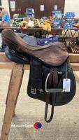 17.5' black leather Fieldhouse saddle
