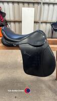 17.5' Barnsby Brown leather show saddle. - 2