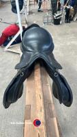 17.5' Barnsby Brown leather show saddle. - 4