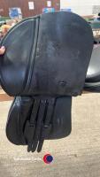 17.5' Barnsby Brown leather show saddle. - 6