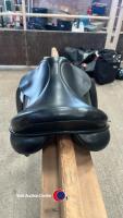 17.5' Barnsby Brown leather show saddle. - 7