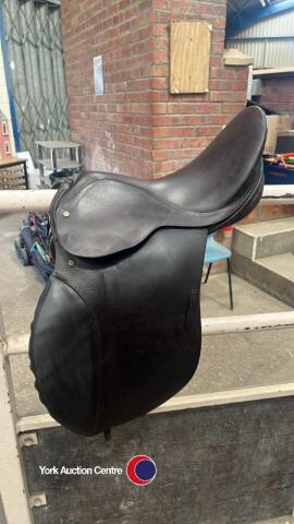 16' brown barnesby leather saddle