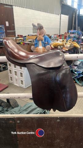 17' tan-brown leather saddle