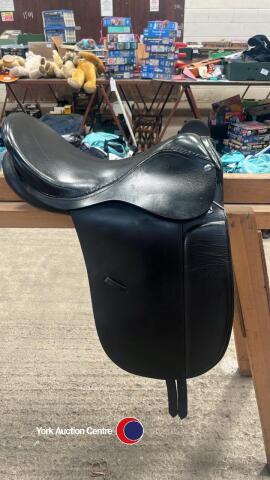 18' black leather saddle