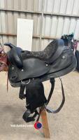 3 American saddles - 4