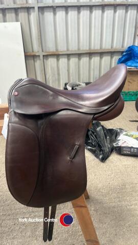 18' Lovatt & Ricketts dressage saddle