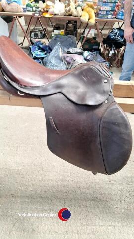 17' medium JA Barnsby & Son saddle