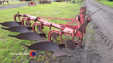 Massey Ferguson 41 4F plough