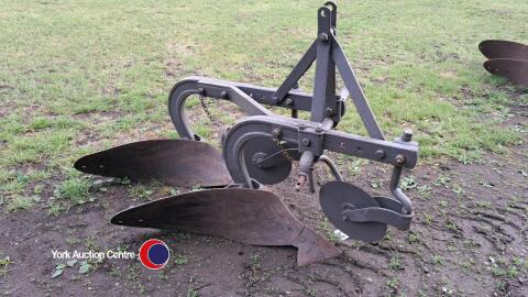 Ferguson general purpose plough with discs and brackets, good all condition