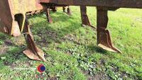 3 leg subsoiler with following tines and packer roller - 2