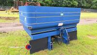 KRM M2 Base twin disc fertiliser spinner, pto in office