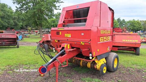 New Holland 658 round baler c/w control box, book & PTO. Only done 28369 bales. Very Tidy