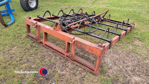 Lawrence Edwards flat 8 bale grab