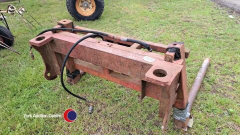 Pin and cone bale nipper