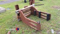 JCB Q-fit bale squeeze - 2
