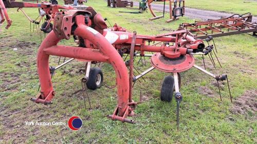Kuhn 4 rotar tedder