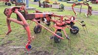 Kuhn 4 rotar tedder